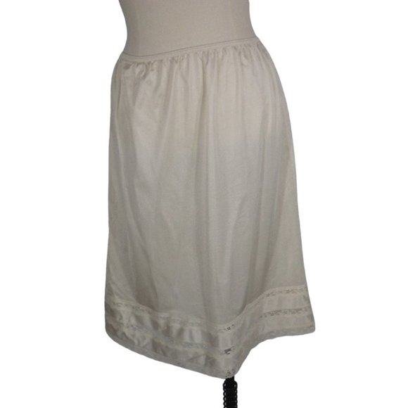 Dawn to Dusk Womens White Half Slip with Lace‎ Hem, Plus Size 1X, 33/35 - Picture 1 of 6